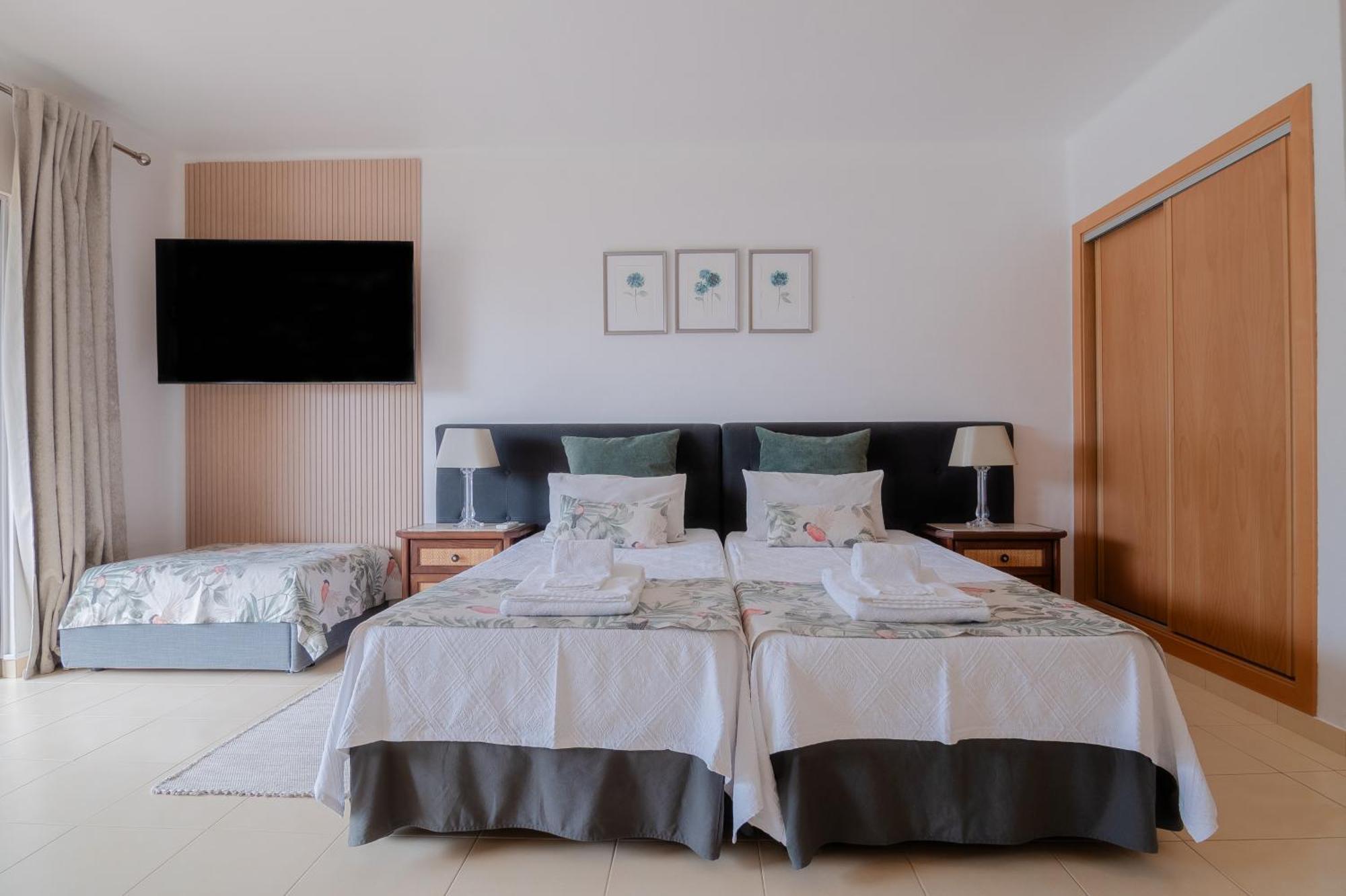 Seacoast Retreat With Pool And Beach Access By Drago Rentals Albufeira Exterior photo